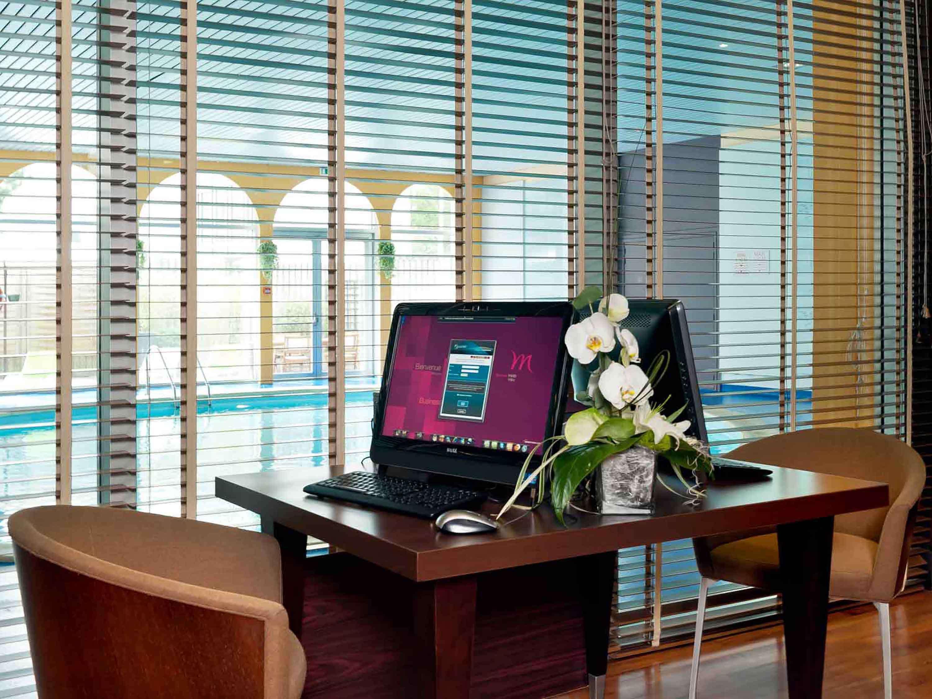 Mercure Paris Velizy Exterior photo